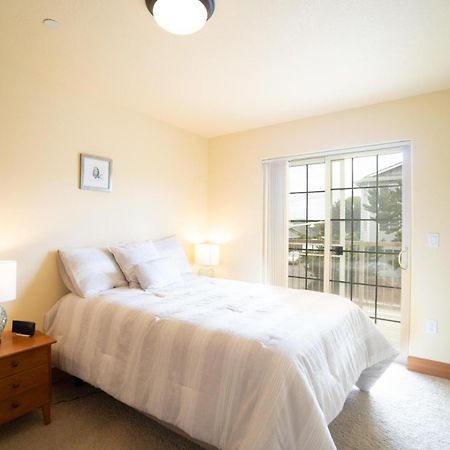 The White Turtle Villa Lincoln City Exterior photo