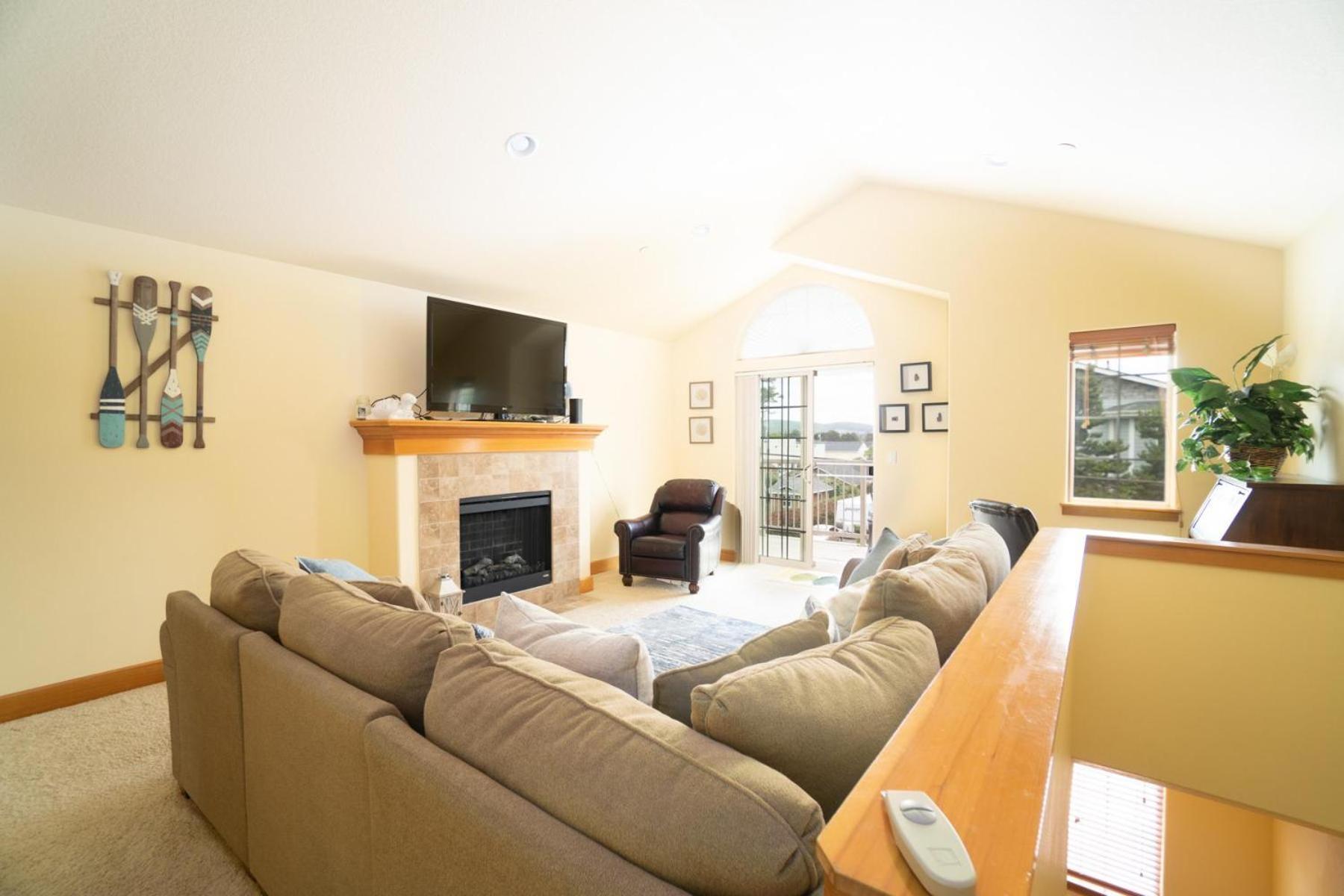 The White Turtle Villa Lincoln City Exterior photo